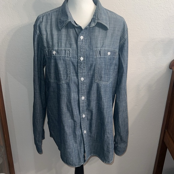Fossil button down long sleeve jean shirt! XL great condition! - Picture 1 of 3